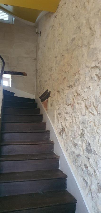 Ancien Relais De Chasse A 35 Min Du Circuit 24H Du Mans Bed & Breakfast Le Lude Exterior photo